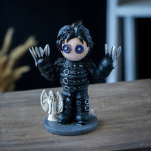 Load image into Gallery viewer, Scissorhands Figure