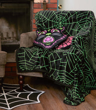 Load image into Gallery viewer, Green Spiderweb Full/Queen Plush Blanket