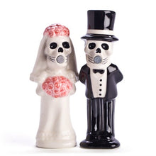 Load image into Gallery viewer, Bride &amp; Groom S&amp;P shakers